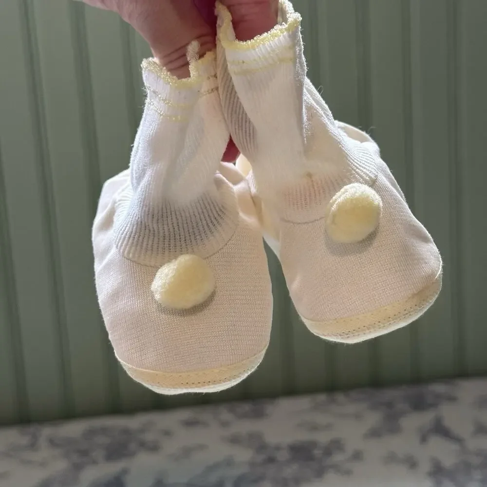 Vtg Crib Baby Shoes Booties Infant Newborn Pom-Pom Yellow Boys Girls Stretch